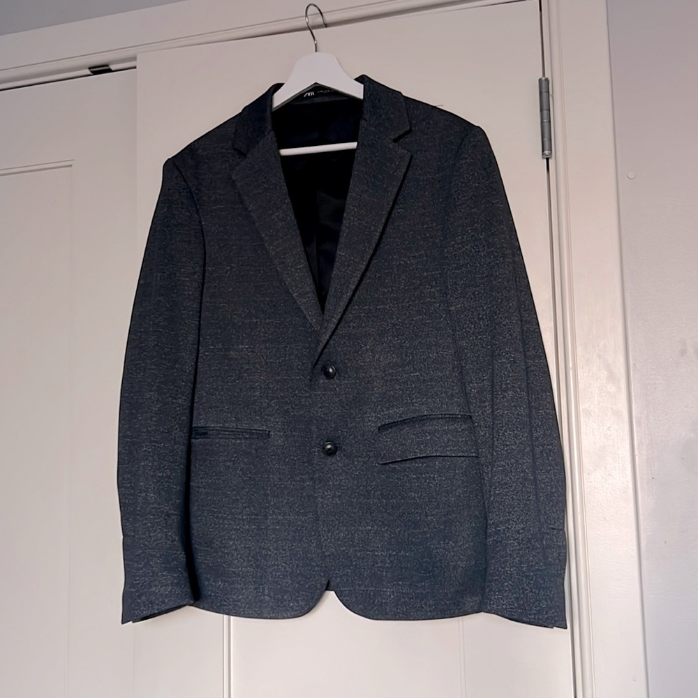 EUC 36R Zara Men’s Suit